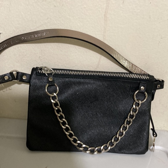 Michael Kors black Saffiano leather belt bag - Picture 4 of 9